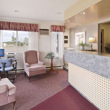 מלון Ramada Limited דוסון קריק מראה פנימי תמונה